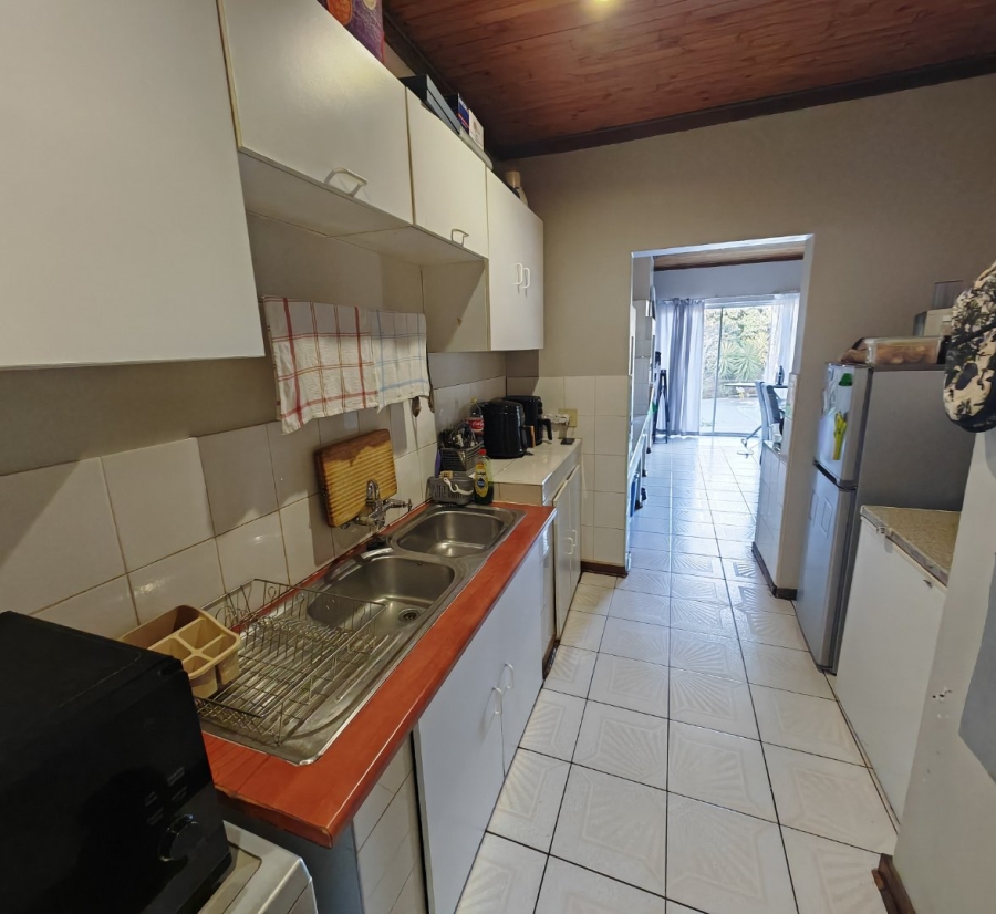 6 Bedroom Property for Sale in Heuwelsig Free State